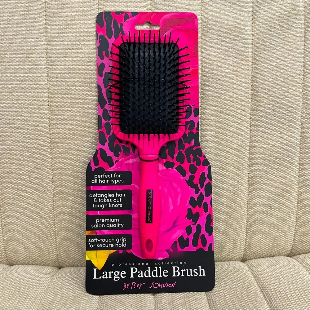 NEW Betsey Johnson Professional Large Paddle Brush Hot Pink Detangling Hair Tool